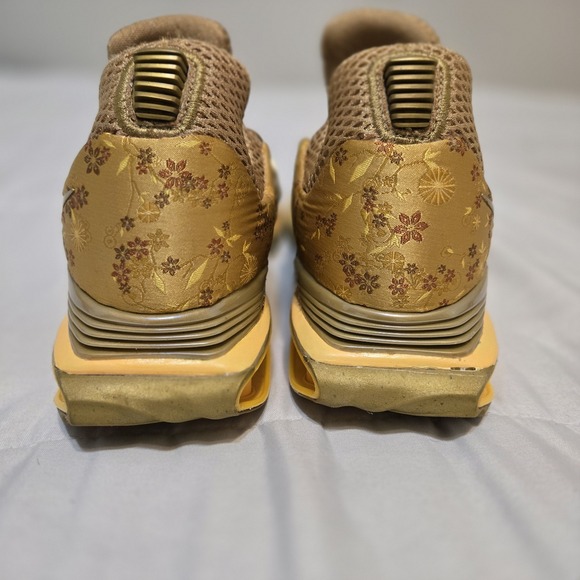 Nike Womens Shox Gravity Metallic Gold Sneaker AQ8554-700 Size 8 - Picture 4 of 6